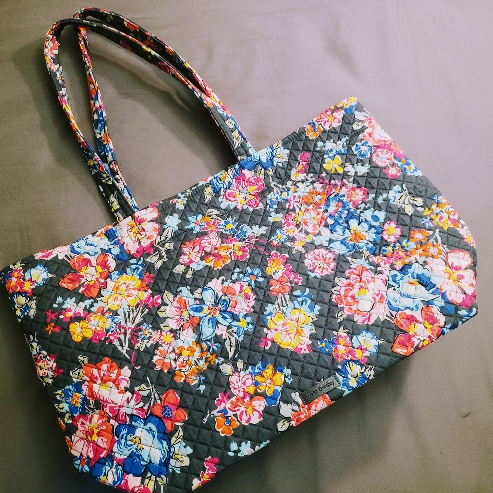 NEW without tags LARGE Vera Bradley tote